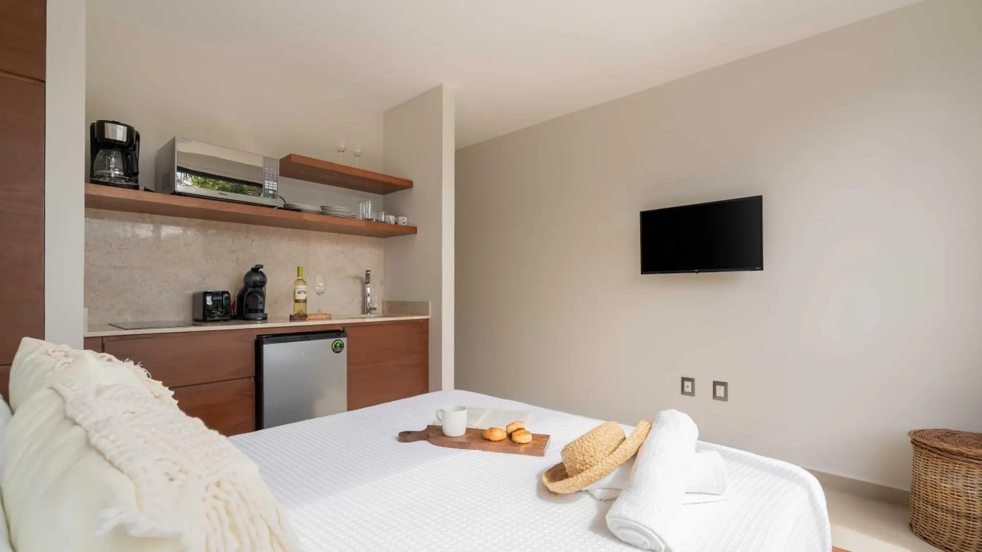 Phimai Suite & Infinity Pool, Fast Wifi, Nespresso & Netflix 图卢姆 墨西哥