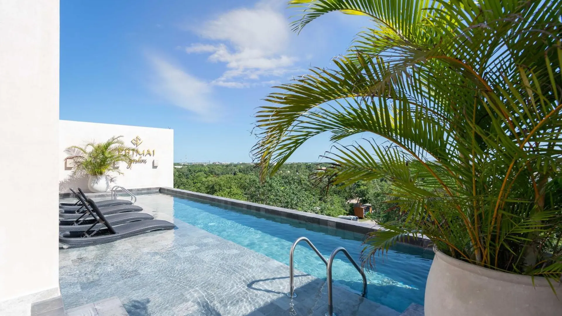 Phimai Suite & Infinity Pool, Fast Wifi, Nespresso & Netflix トゥルム